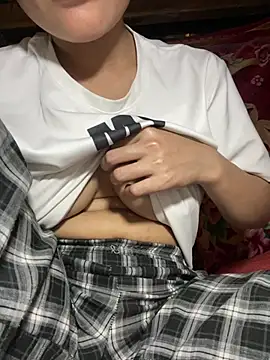 Snapshot of Shin-kin chatting on March 1, 5:18 am Shin-kin online show from March 1, 5:18 am