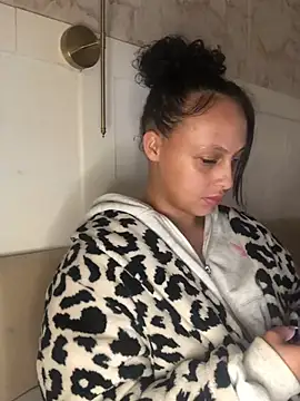 mayawesttt online show from April 15, 10:21 pm