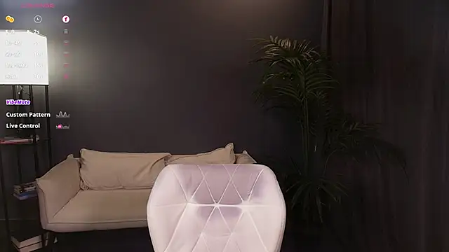 Elle Funning online show from May 22, 3:59 am