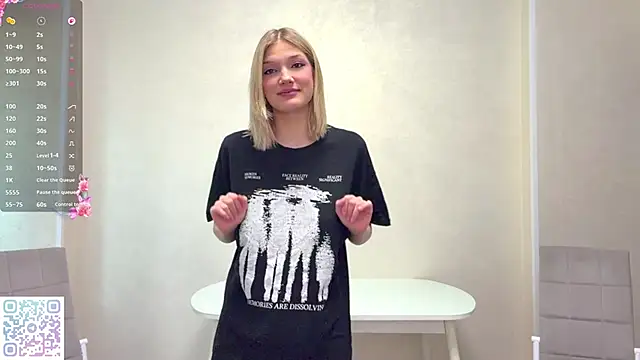 Snapshot of Carolini_i chatting on June 17, 4:28 pm Carolini i online show from June 17, 4:28 pm