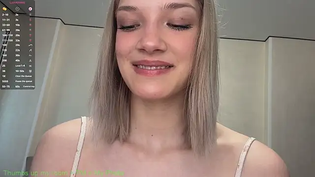 Snapshot of Carolini_i chatting on July 6, 4:20 pm Carolini i online show from July 6, 4:20 pm
