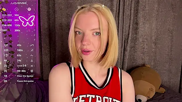 Snapshot of Marry_Sornatiko chatting on July 19, 6:15 pm Marry Sornatiko online show from July 19, 6:15 pm