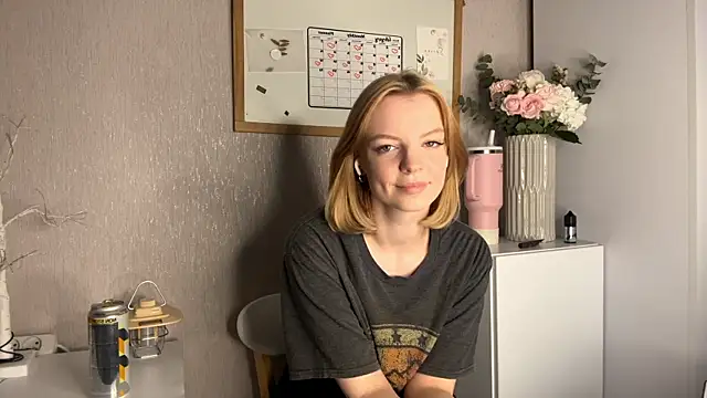 Snapshot of Marry_Sornatiko chatting on February 27, 6:08 pm Marry Sornatiko online show from February 27, 6:08 pm