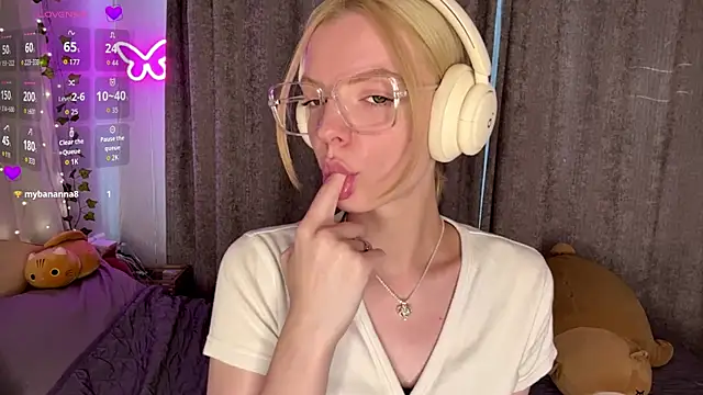 Snapshot of Marry_Sornatiko chatting on July 12, 3:13 pm Marry Sornatiko online show from July 12, 3:13 pm