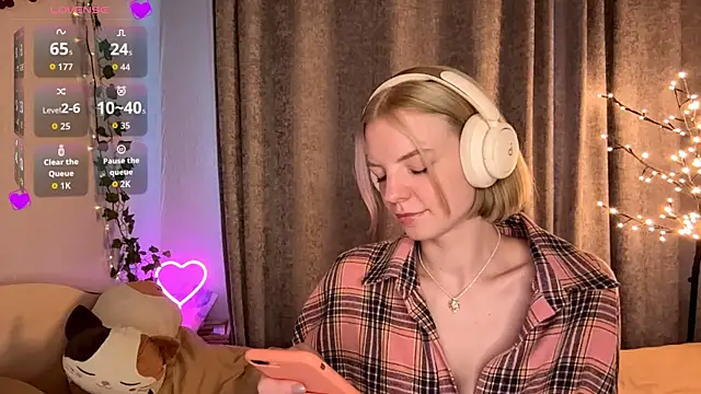 Snapshot of Marry_Sornatiko chatting on June 7, 3:17 pm Marry Sornatiko online show from June 7, 3:17 pm