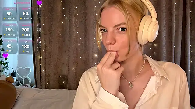 Snapshot of Marry_Sornatiko chatting on June 14, 3:24 pm Marry Sornatiko online show from June 14, 3:24 pm