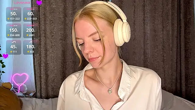 Snapshot of Marry_Sornatiko chatting on June 18, 3:50 pm Marry Sornatiko online show from June 18, 3:50 pm