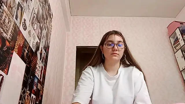 Snapshot of JanineThielman chatting on July 5, 10:22 am JanineThielman online show from July 5, 10:22 am
