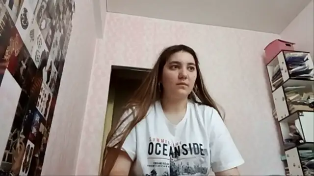 Snapshot of JanineThielman chatting on July 12, 5:19 am JanineThielman online show from July 12, 5:19 am