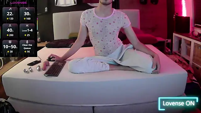 shyboylovesyou online show from May 8, 7:06 pm
