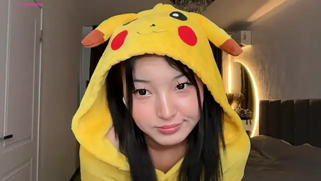 Snapshot of minnie_joy chatting on June 26, 1:50 pm minnie joy online show from June 26, 1:50 pm