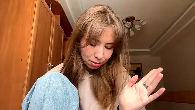 Snapshot of SerenaHawthorne chatting on February 27, 10:04 am SerenaHawthorne online show from February 27, 10:04 am