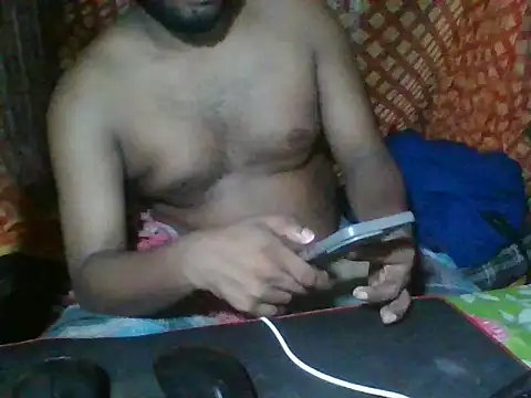 Snapshot of BestDick2910 chatting on April 15, 6:45 pm BestDick2910 online show from April 15, 6:45 pm