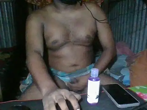 Snapshot of BestDick2910 chatting on April 25, 6:38 pm BestDick2910 online show from April 25, 6:38 pm