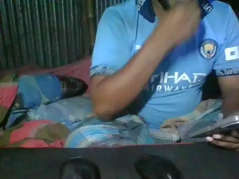 Snapshot of BestDick2910 chatting on March 21, 7:18 pm BestDick2910 online show from March 21, 7:18 pm