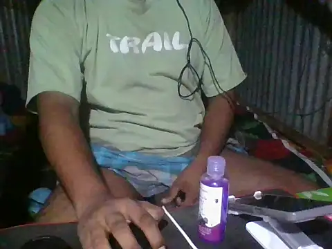 Snapshot of BestDick2910 chatting on April 29, 4:44 pm BestDick2910 online show from April 29, 4:44 pm
