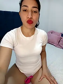 Snapshot of ANGELY_WET_JEET chatting on April 25, 1:41 am ANGELY WET JEET online show from April 25, 1:41 am