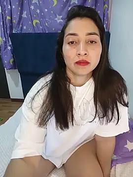 Snapshot of ANGELY_WET_JEET chatting on June 11, 3:25 am ANGELY WET JEET online show from June 11, 3:25 am