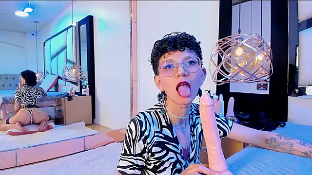 Calioperoux online show from March 6, 8:59 pm