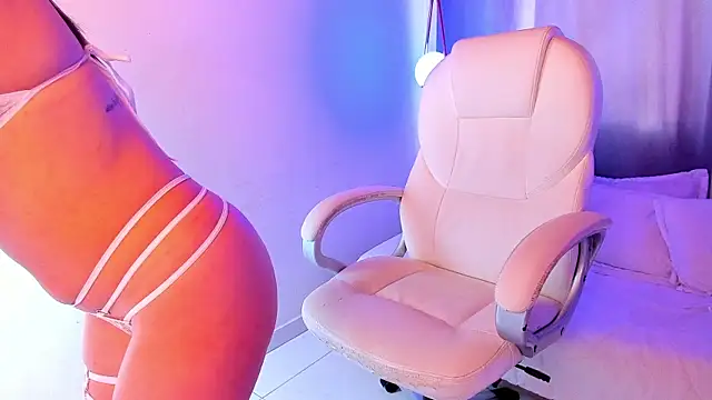 NixieSterling online show from February 28, 10:20 pm