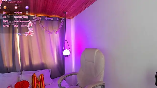 Snapshot of NixieSterling chatting on May 23, 8:52 pm NixieSterling online show from May 23, 8:52 pm
