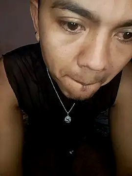 aron yael online show from March 4, 11:40 am