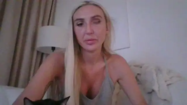 kinkykara25 online show from March 7, 4:56 pm