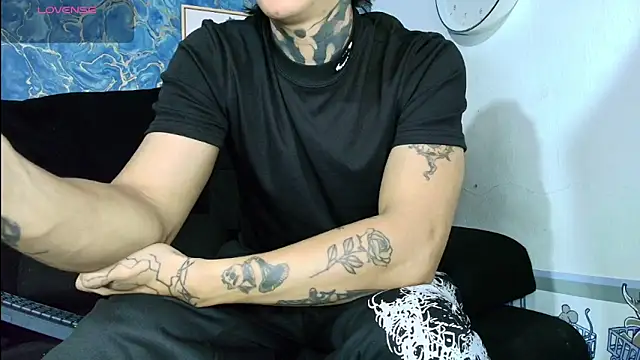 Snapshot of Tessarion_Black chatting on July 9, 4:02 am Tessarion Black online show from July 9, 4:02 am