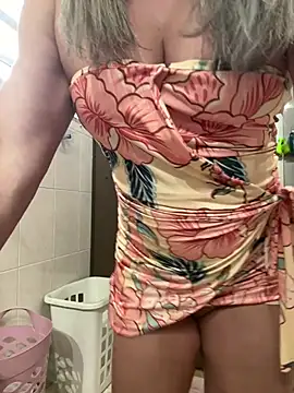 Snapshot of Nanda_loiragostosa chatting on May 17, 5:57 pm Nanda loiragostosa online show from May 17, 5:57 pm