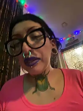 nightmar3doll online show from May 3, 6:51 am