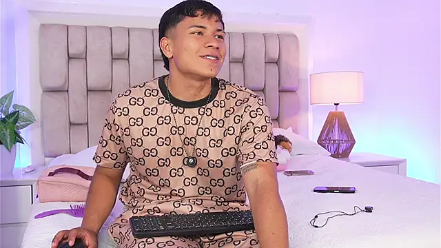 jordan thompson online show from April 8, 1:18 am