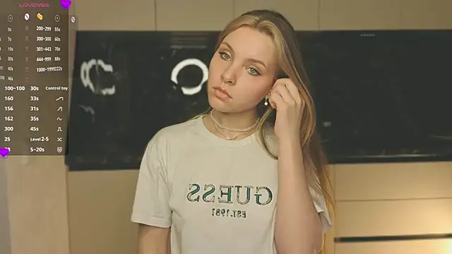 HinaVibe online show from March 26, 1:42 pm