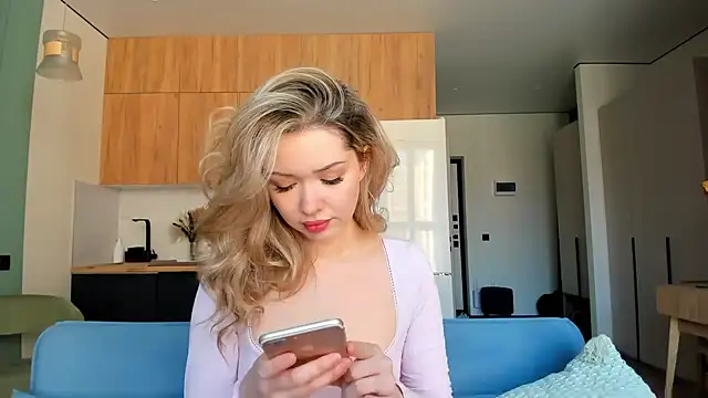 CassandraArmas online show from March 10, 8:18 am