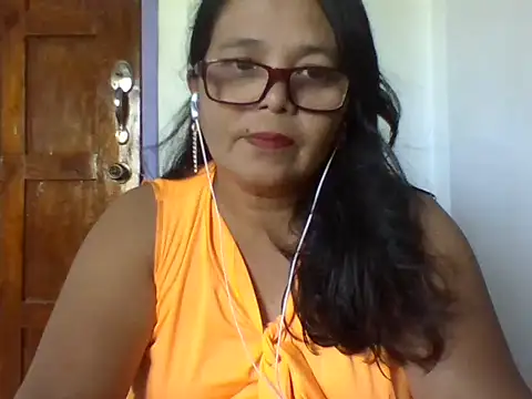 Snapshot of Flowerblossom123 chatting on April 29, 5:33 am Flowerblossom123 online show from April 29, 5:33 am