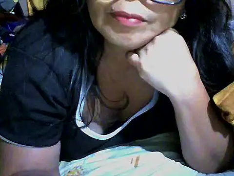 Flowerblossom123 online show from April 10, 7:10 pm