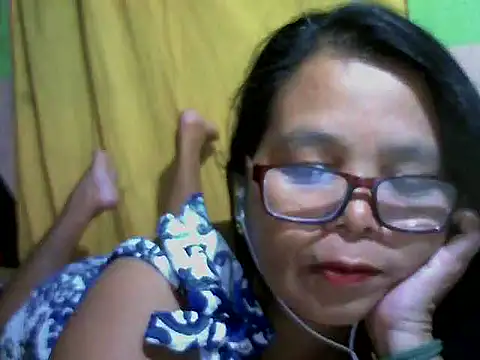 Snapshot of Flowerblossom123 chatting on May 11, 2:56 pm Flowerblossom123 online show from May 11, 2:56 pm