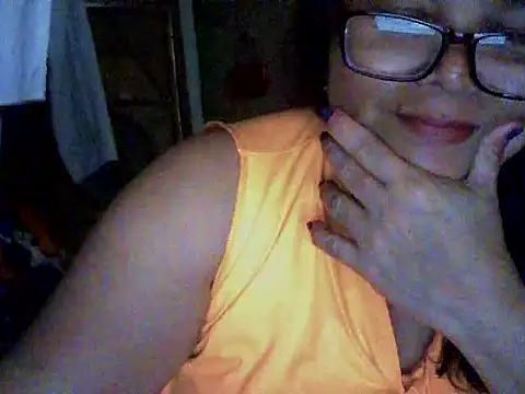 Flowerblossom123 online show from March 29, 8:38 am