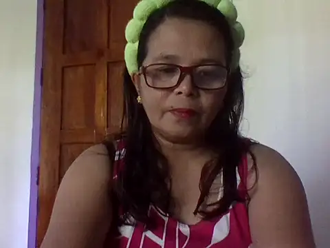 Snapshot of Flowerblossom123 chatting on May 4, 7:11 am Flowerblossom123 online show from May 4, 7:11 am