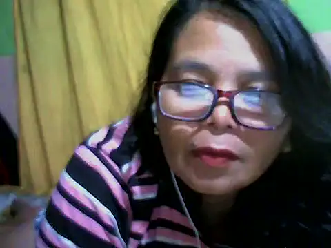 Snapshot of Flowerblossom123 chatting on May 11, 4:04 pm Flowerblossom123 online show from May 11, 4:04 pm
