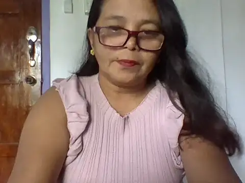 Snapshot of Flowerblossom123 chatting on April 30, 5:25 am Flowerblossom123 online show from April 30, 5:25 am