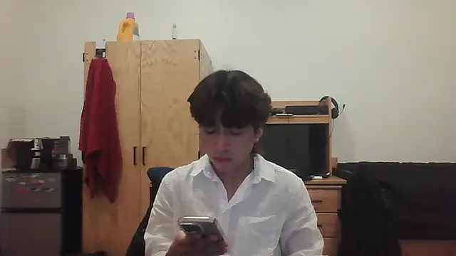 Snapshot of Ethangh001 chatting on March 2, 2:56 am Ethangh001 online show from March 2, 2:56 am