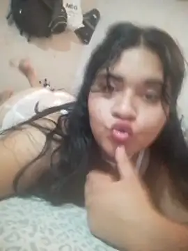 Orianamzn21 online show from March 15, 7:37 am