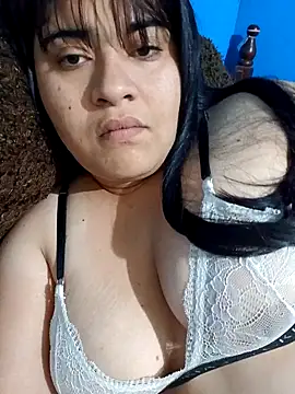 Orianamzn21 online show from June 11, 8:11 am