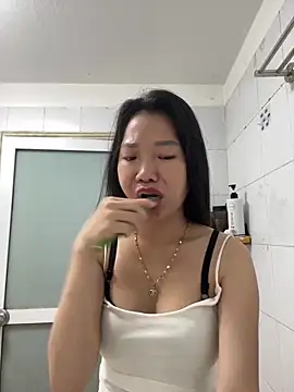 Miumieu2 online show from May 17, 2:33 am