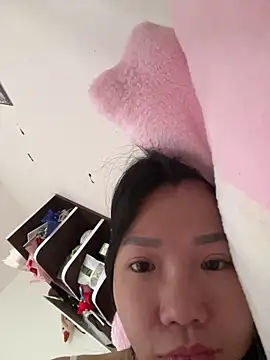 Miumieu2 online show from May 4, 3:10 am