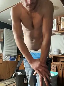 Snapshot of Aarondeweese27 chatting on February 25, 11:59 pm Aarondeweese27 online show from February 25, 11:59 pm