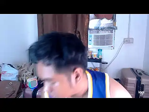 Snapshot of cutejohn chatting on May 27, 8:43 am cutejohn online show from May 27, 8:43 am