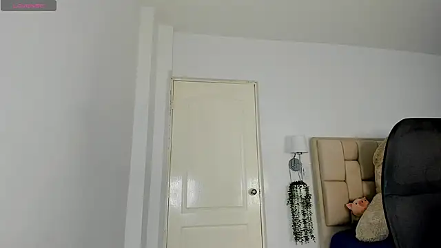 Snapshot of Yasmin_cute chatting on May 19, 8:38 pm Yasmin cute online show from May 19, 8:38 pm
