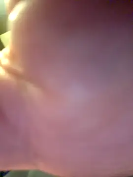 Snapshot of sissy2727 chatting on March 2, 3:29 am sissy2727 online show from March 2, 3:29 am