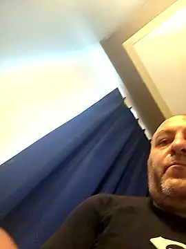 sissy2727 online show from April 17, 9:50 pm